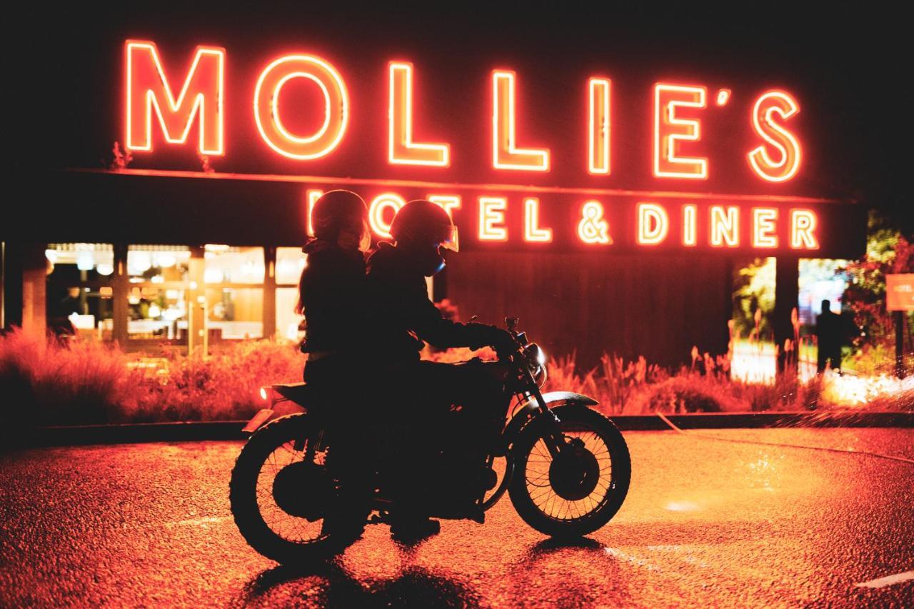 Mollie'S Motel & Diner Oxfordshire ファーリンドン エクステリア 写真