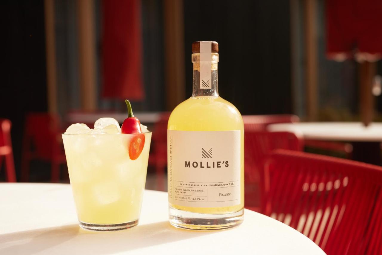 Mollie'S Motel & Diner Oxfordshire ファーリンドン エクステリア 写真